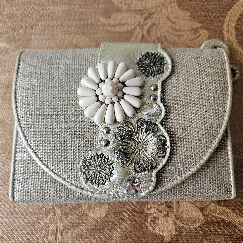 NWOT Anteprima Gold Wallet
